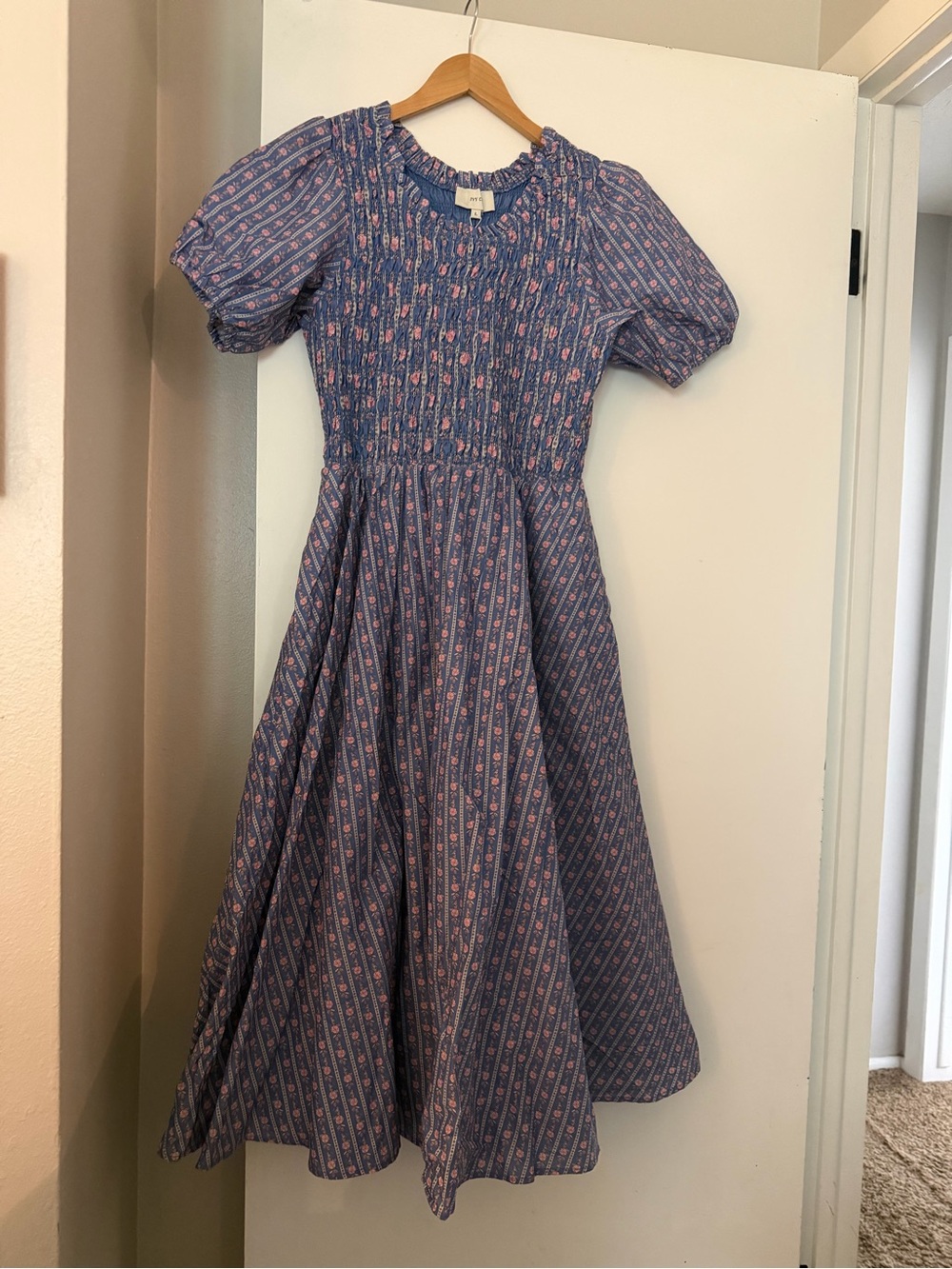 NWT Ivy City Co Mariah Smocked Waist Blue Floral Midi Dress